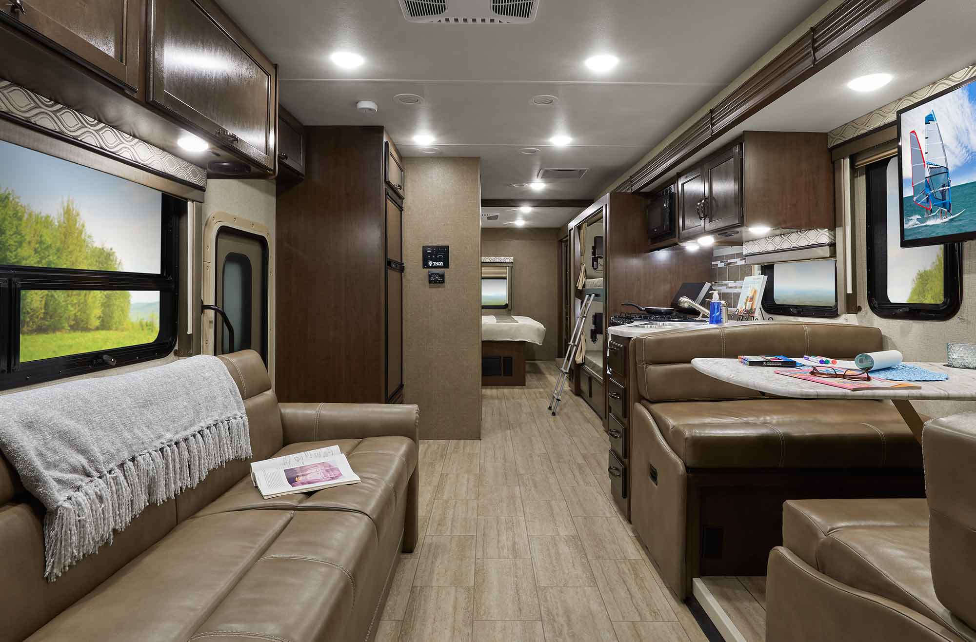 Freedom traveler motorhomes by thor motor coach