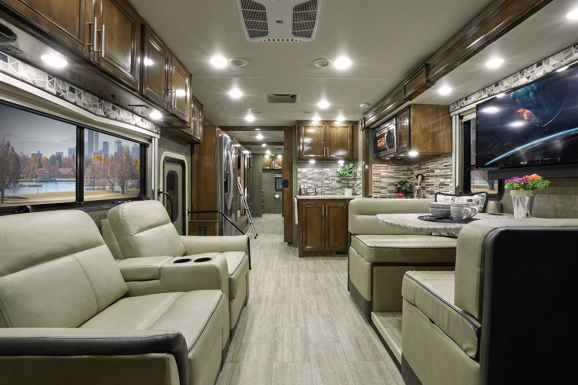 Challenger Class A Motorhomes Thor Motor Coach