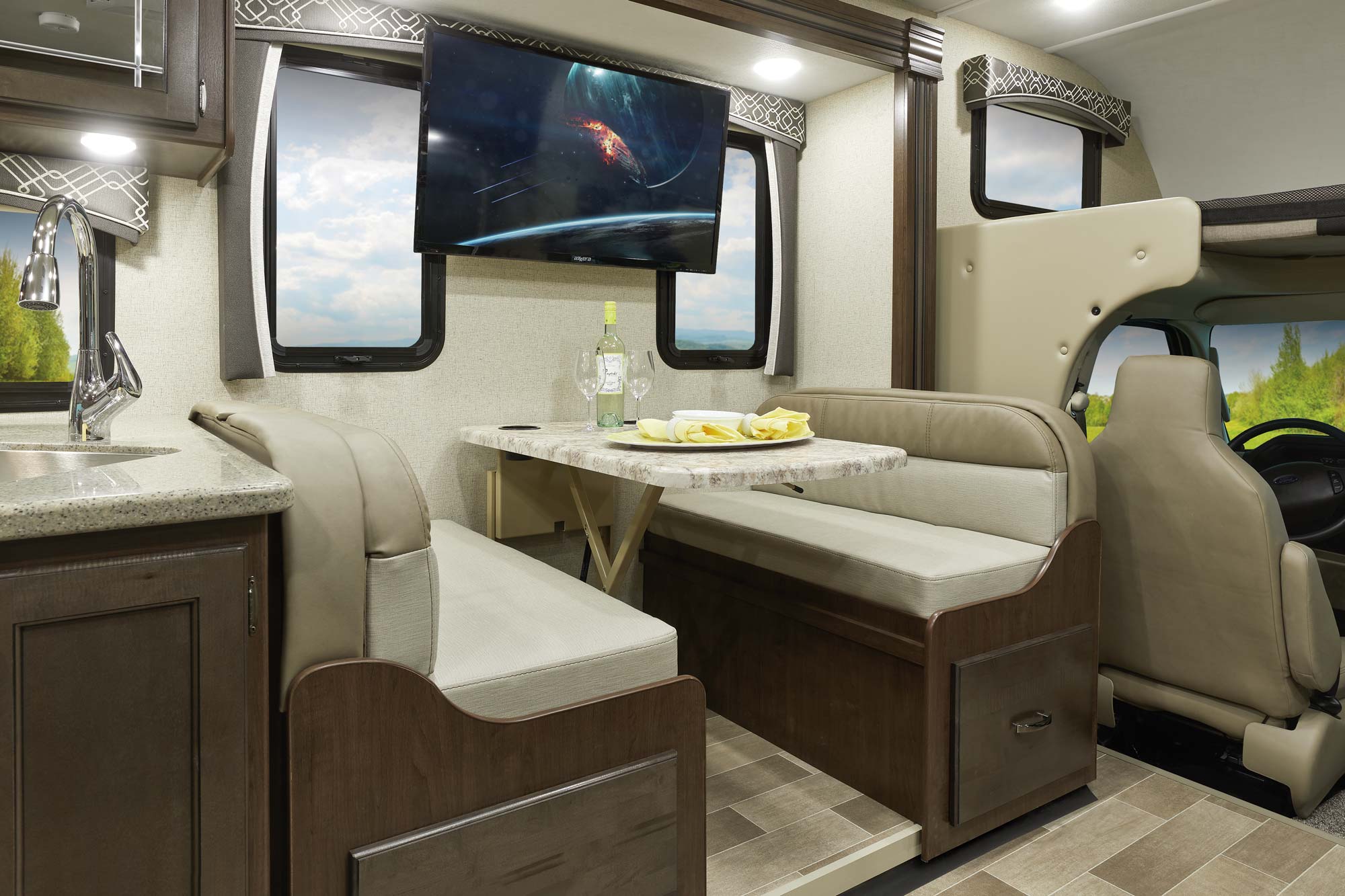 Chateau class c motorhomes thor motor coach