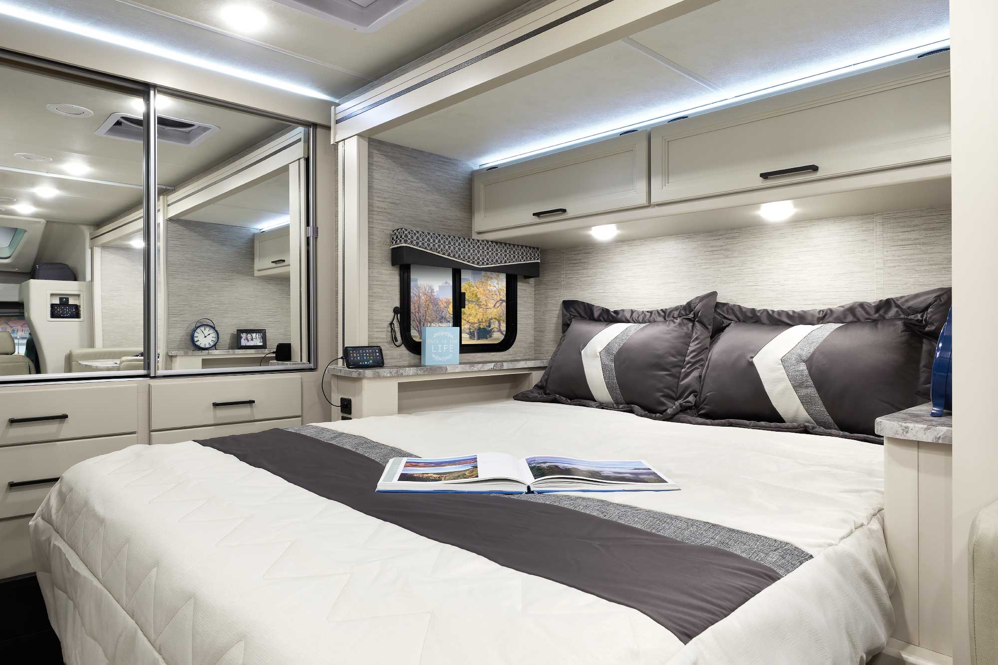 Thor Gemini AWD Class B+ Motorhomes
