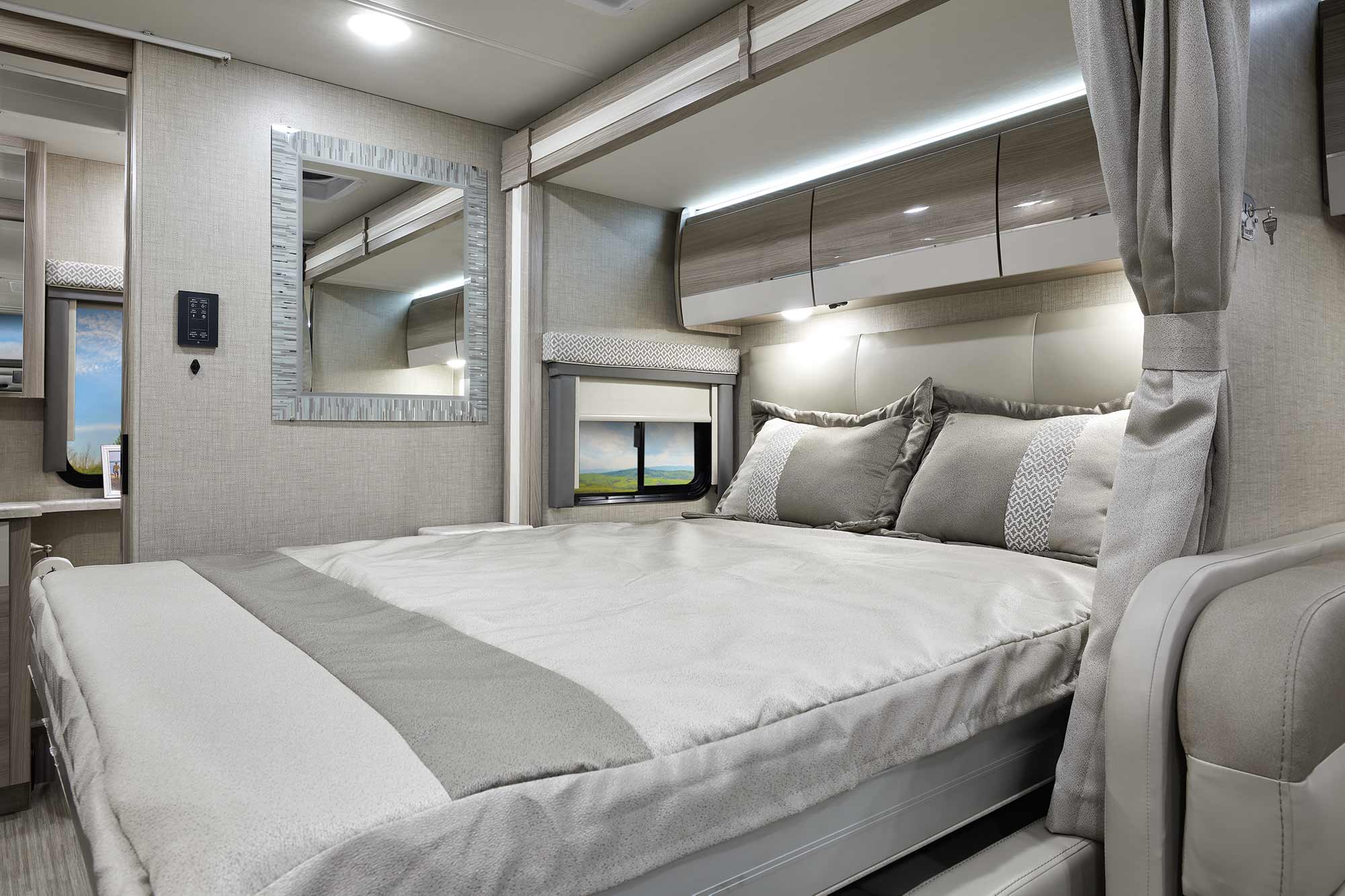 Thor Tiburon Sprinter Motorhomes