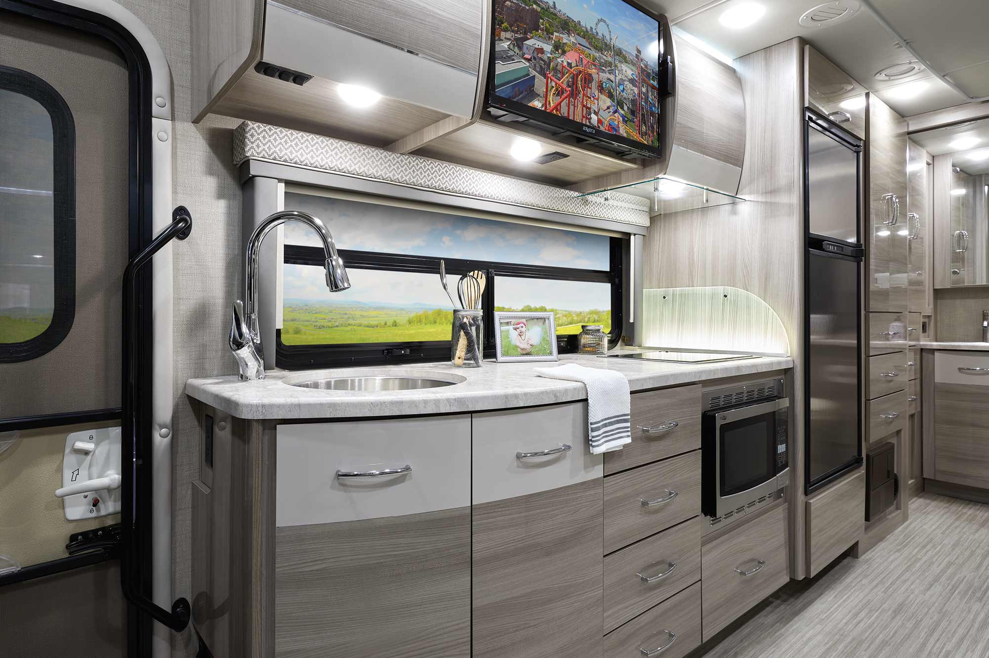 Thor Tiburon Sprinter Motorhomes